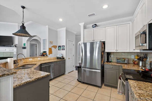 9206 Whispine Court