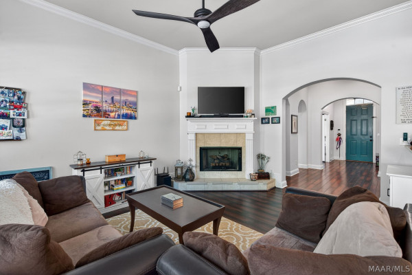 9206 Whispine Court