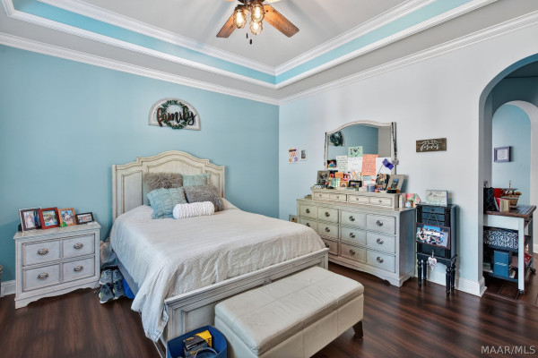9206 Whispine Court