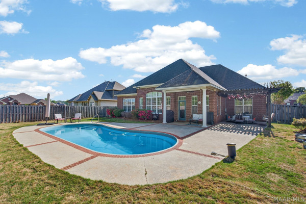 9206 Whispine Court