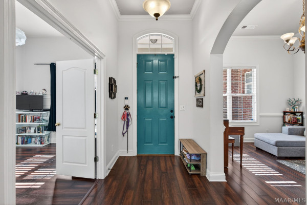 9206 Whispine Court