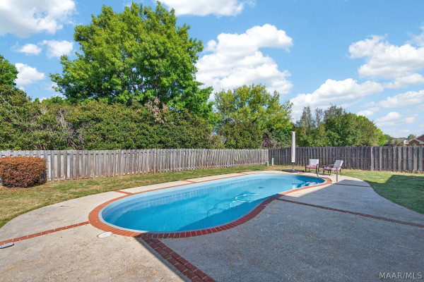 9206 Whispine Court