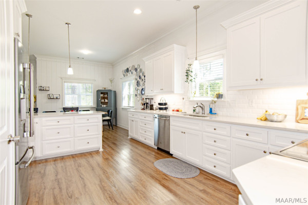 9512 Leewood Court