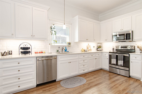 9512 Leewood Court