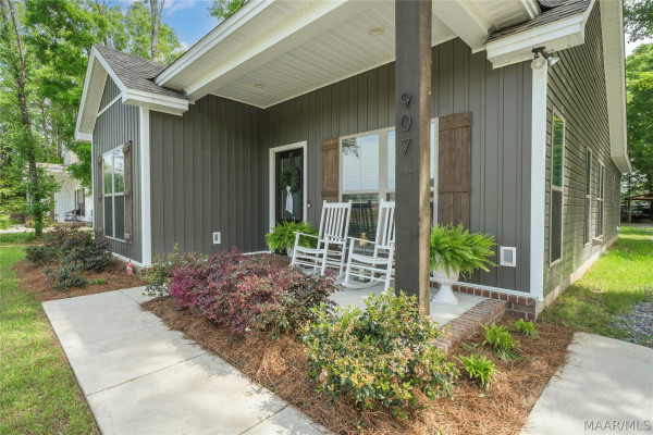 907 Micanopy Street