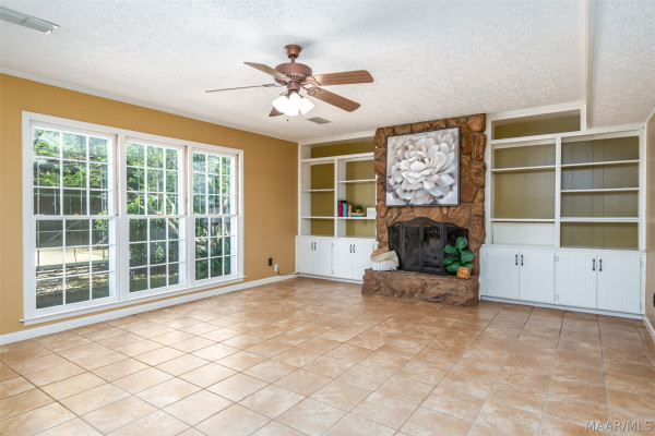 404 Derby Lane
