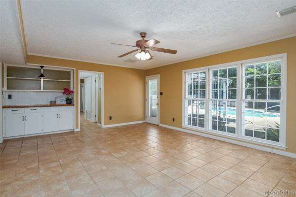 404 Derby Lane