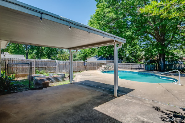 404 Derby Lane