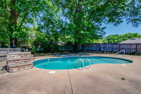 404 Derby Lane