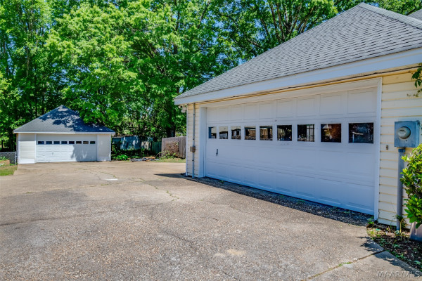 404 Derby Lane