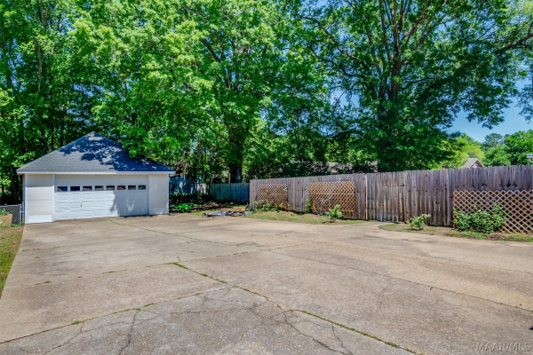 404 Derby Lane
