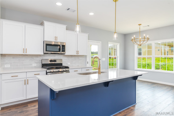 372 Crestwood Circle