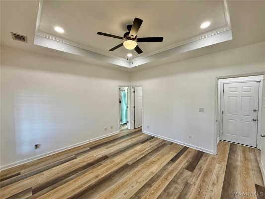 606 Vintage Way