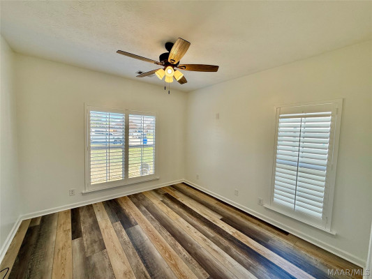 606 Vintage Way