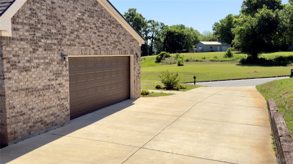 33 Riverhills Drive