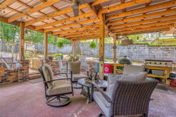 932 WHITEHALL Parkway