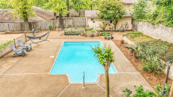 932 WHITEHALL Parkway