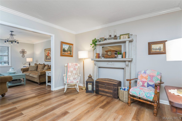 932 WHITEHALL Parkway