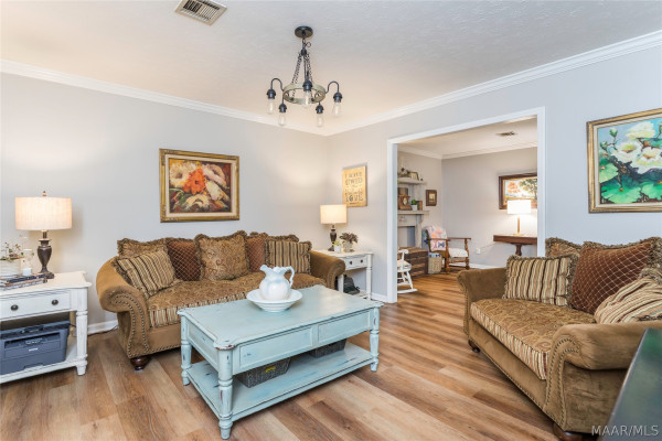 932 WHITEHALL Parkway