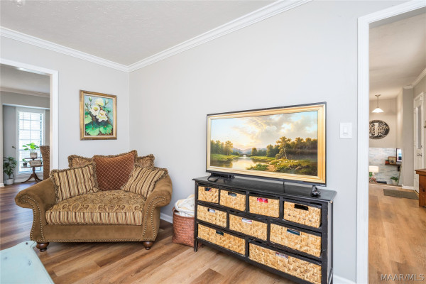 932 WHITEHALL Parkway