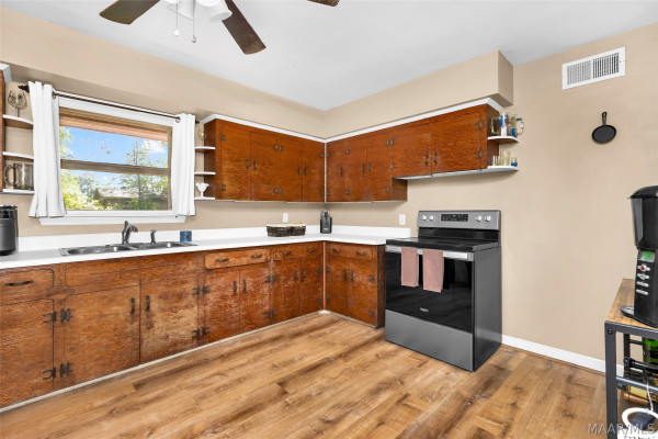 3012 PELZER Avenue