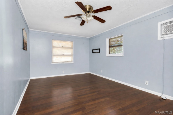 3012 PELZER Avenue