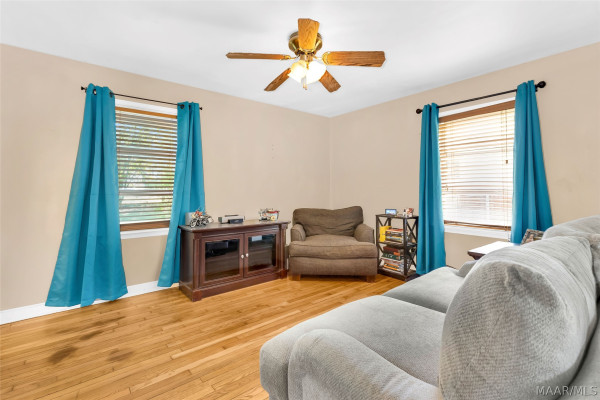 3012 PELZER Avenue