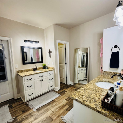 181 Village Knoll