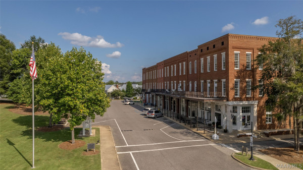 7 Pier Street