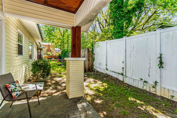 102 N Dubois Street