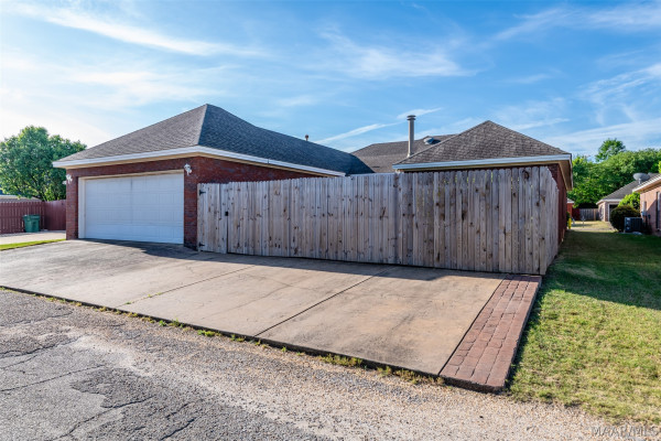 6937 Heathermoore Loop