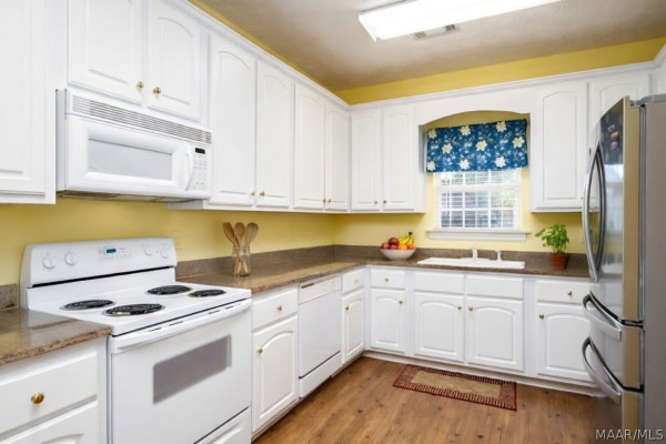 6937 Heathermoore Loop