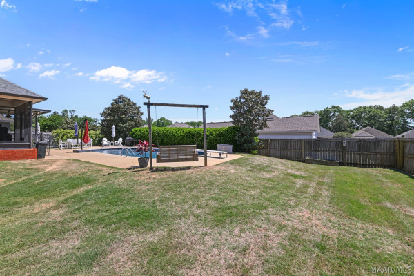 1086 POPLAR Street