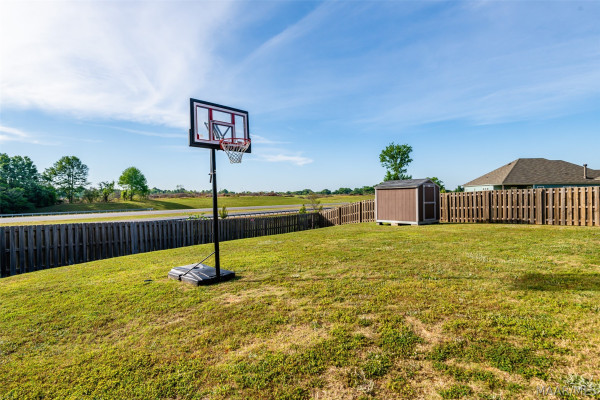 841 Hedgefield Way