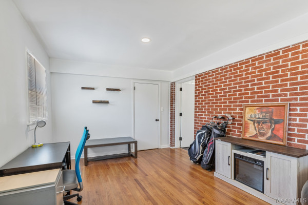 5220 Pineview Road
