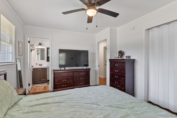 5220 Pineview Road