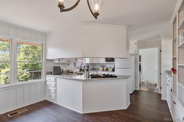 5220 Pineview Road