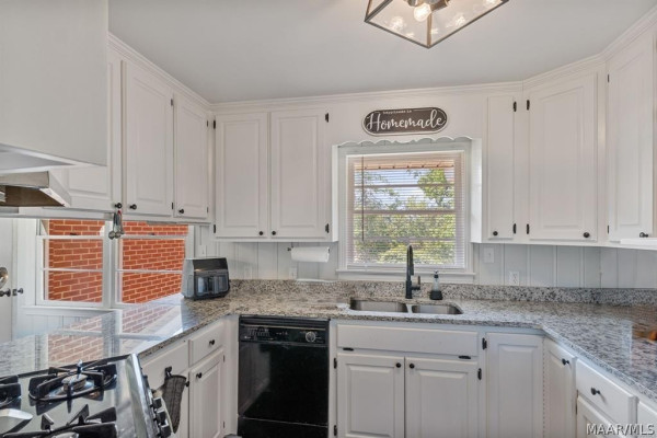 5220 Pineview Road