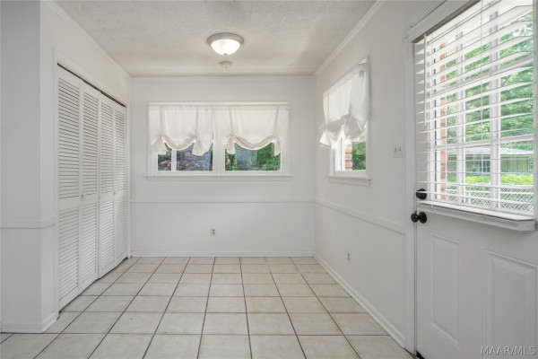 562 Larkin Lane