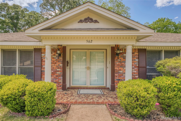 562 Larkin Lane