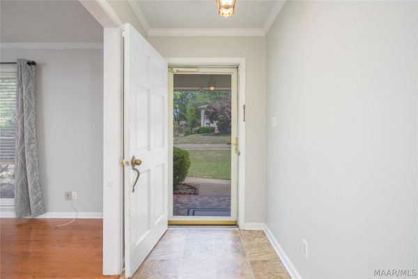 562 Larkin Lane