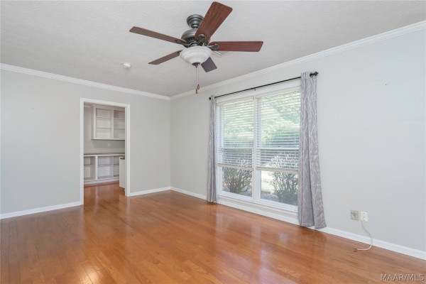 562 Larkin Lane