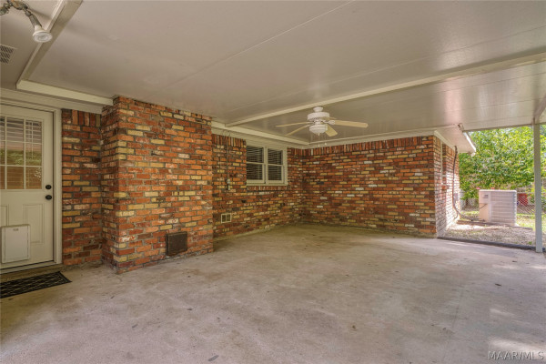 562 Larkin Lane