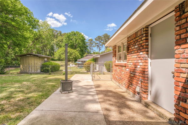 562 Larkin Lane