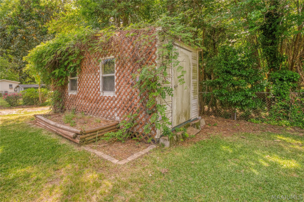 562 Larkin Lane