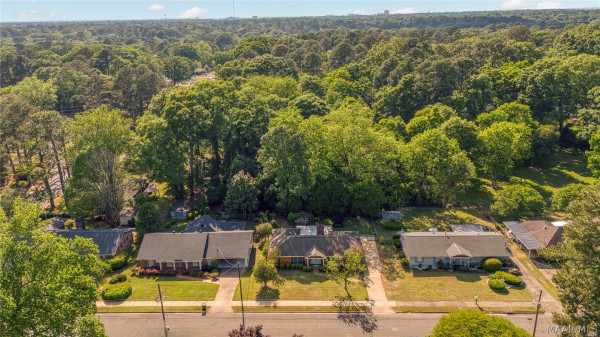 562 Larkin Lane