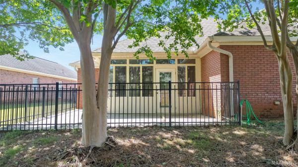 966 Somerset Drive
