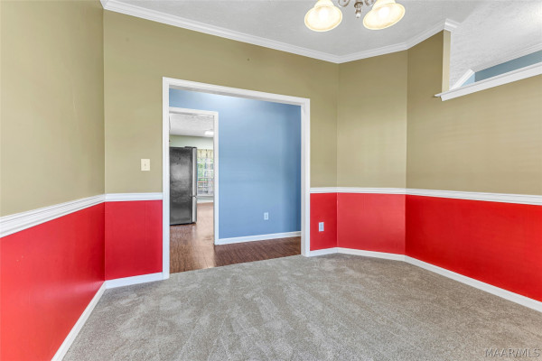 398 MEADOWVIEW Drive