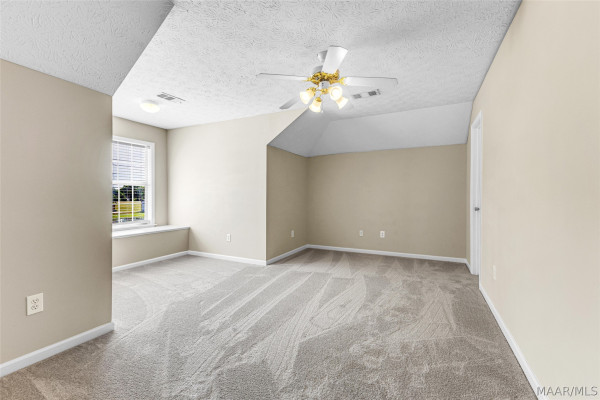 398 MEADOWVIEW Drive