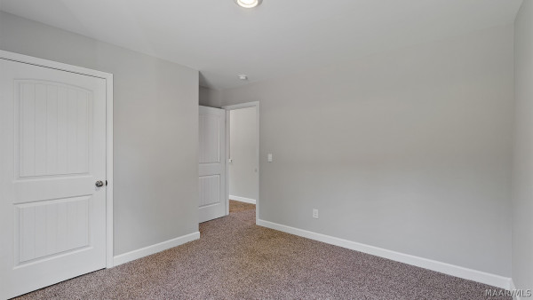 6052 Cunningham Trail